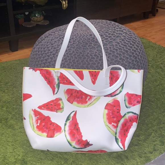Vince Camuto Tote Bag w/abstract watermelon pattern - Picture 2 of 7